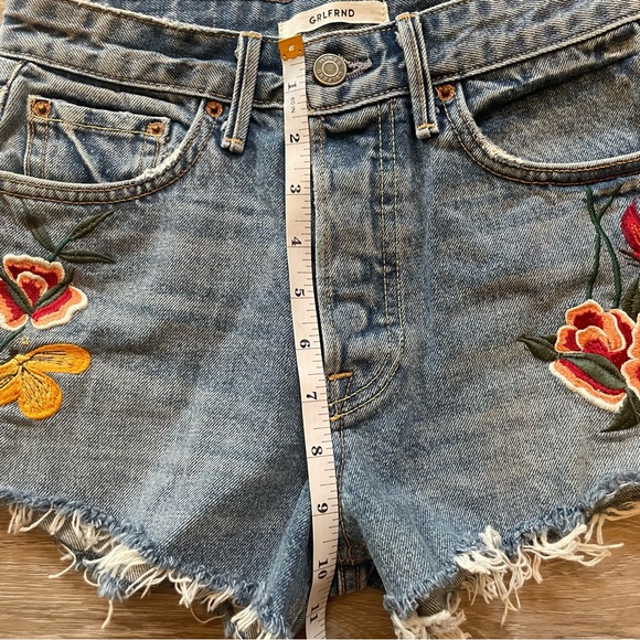 GRLFRND Cindy Rising Sun Floral Embroidered Cut Off Shorts size 23 - Picture 13 of 17